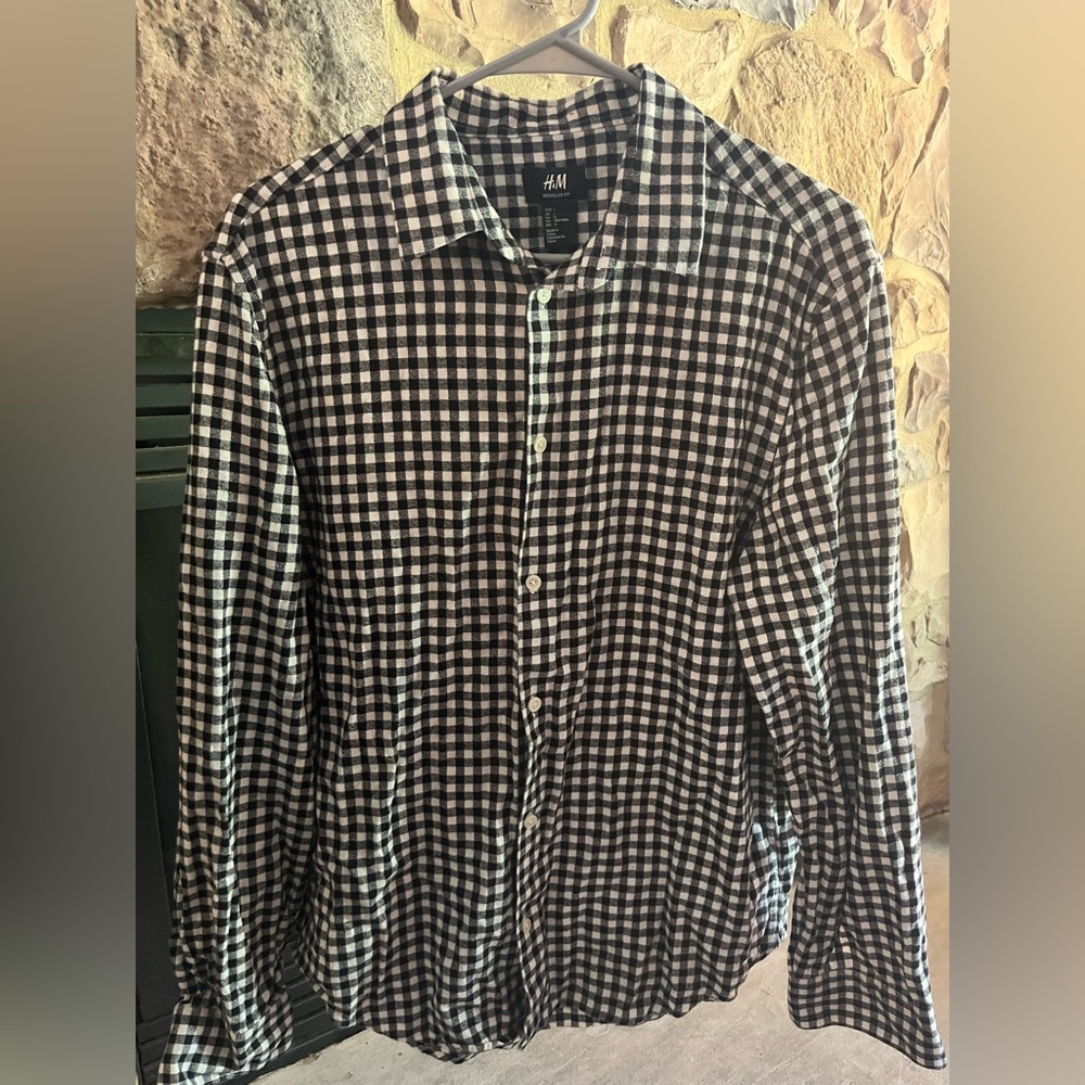 Men’s long sleeved button down shirt